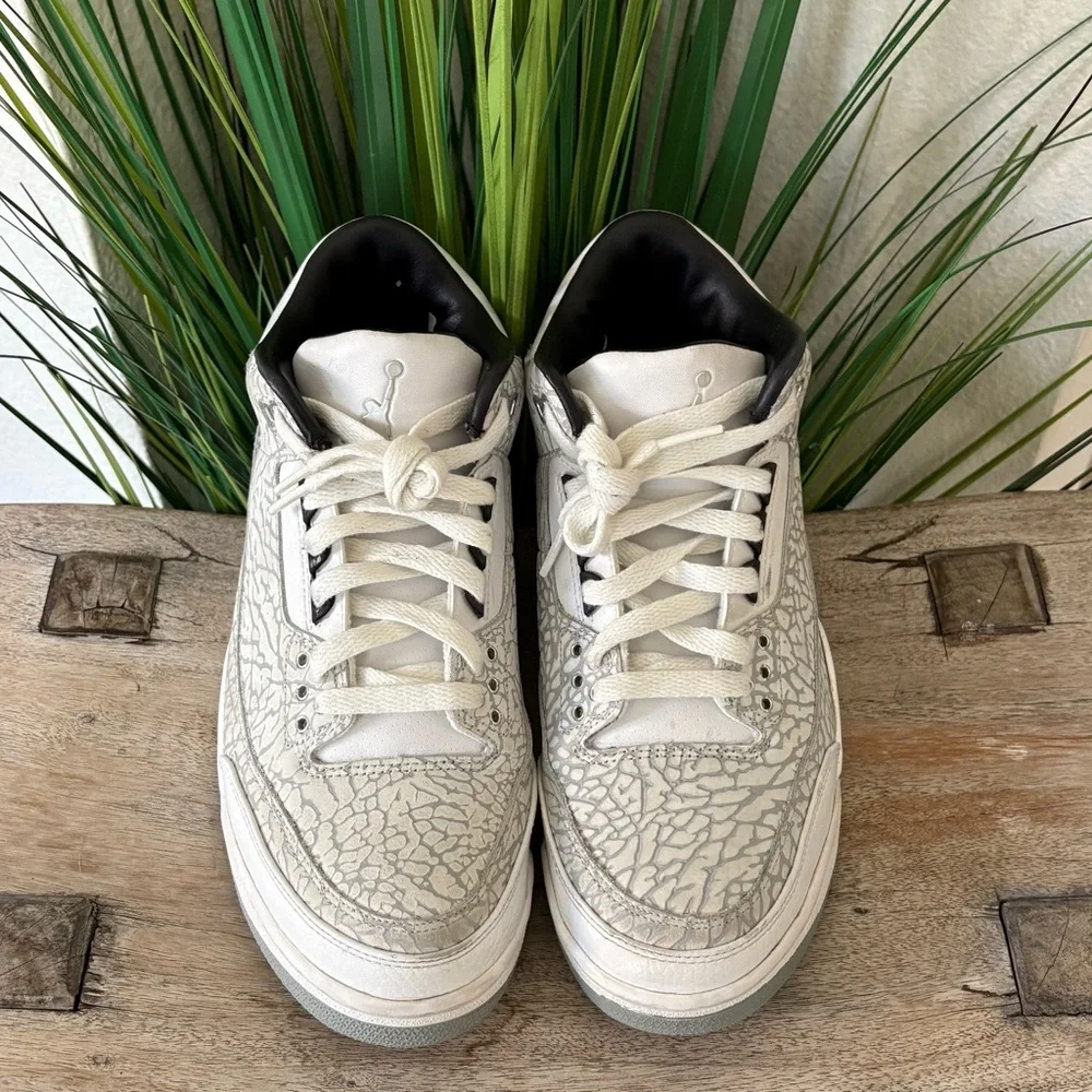 Air Jordan 3 Retro Flip Sneakers